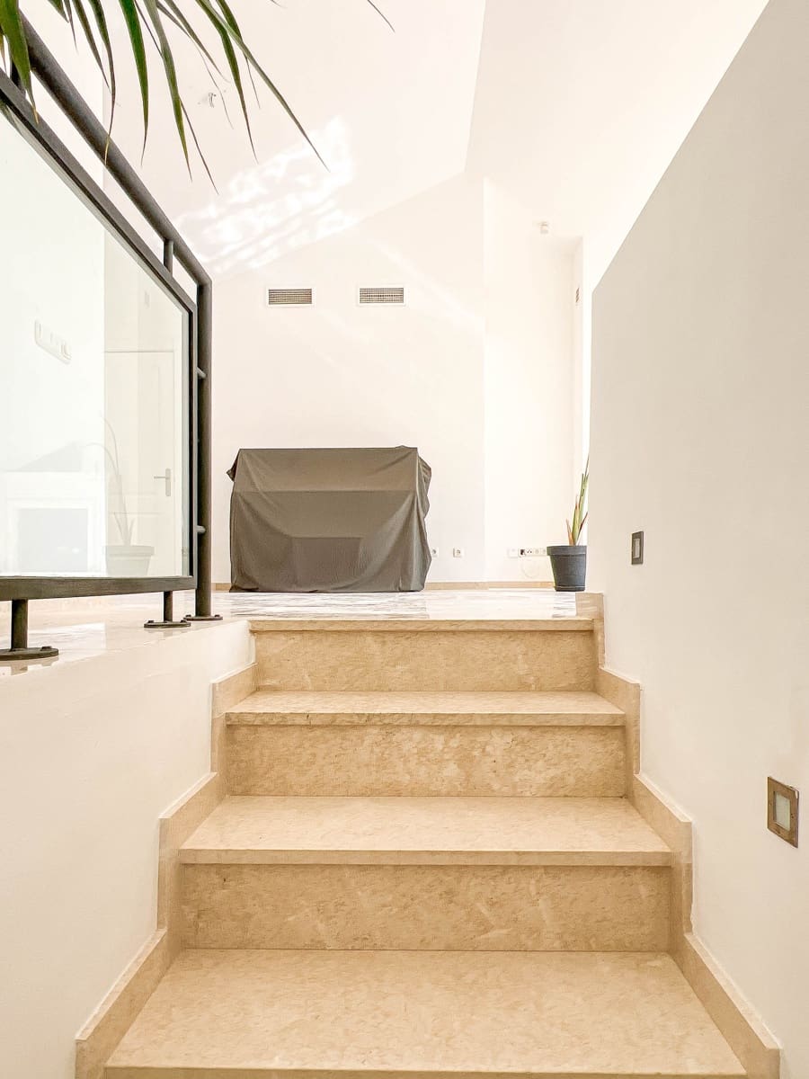 3 bedroom Penthouse for sale in Sitio de Calahonda with pool garage - € 475,000 (Ref: 9730482)