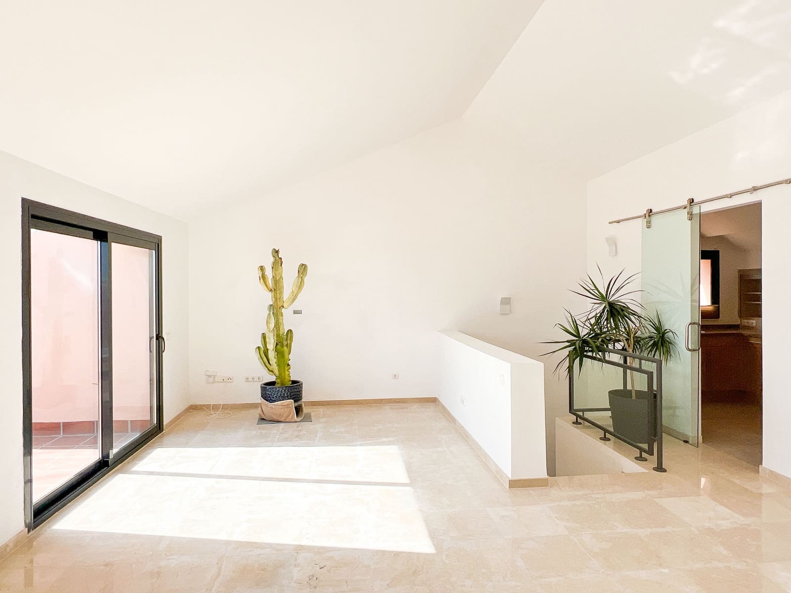 3 bedroom Penthouse for sale in Sitio de Calahonda with pool garage - € 475,000 (Ref: 9730482)