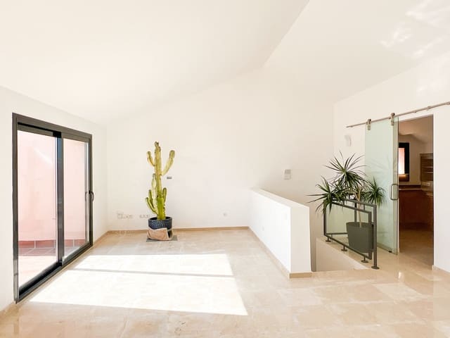 3 soverom Penthouse til salgs i Sitio de Calahonda, Mijas med svømmebasseng garasje - € 475 000 (Ref: 9730482)