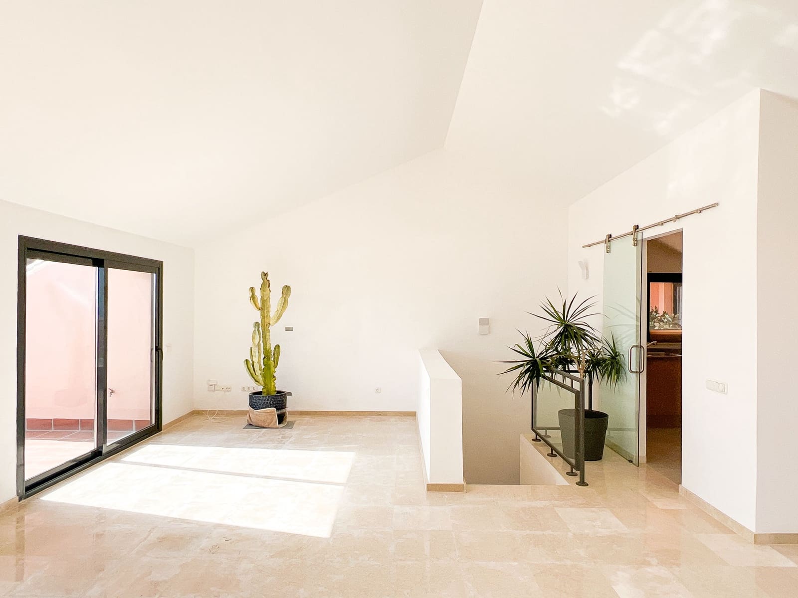 3 bedroom Penthouse for sale in Sitio de Calahonda with pool garage - € 475,000 (Ref: 9730482)