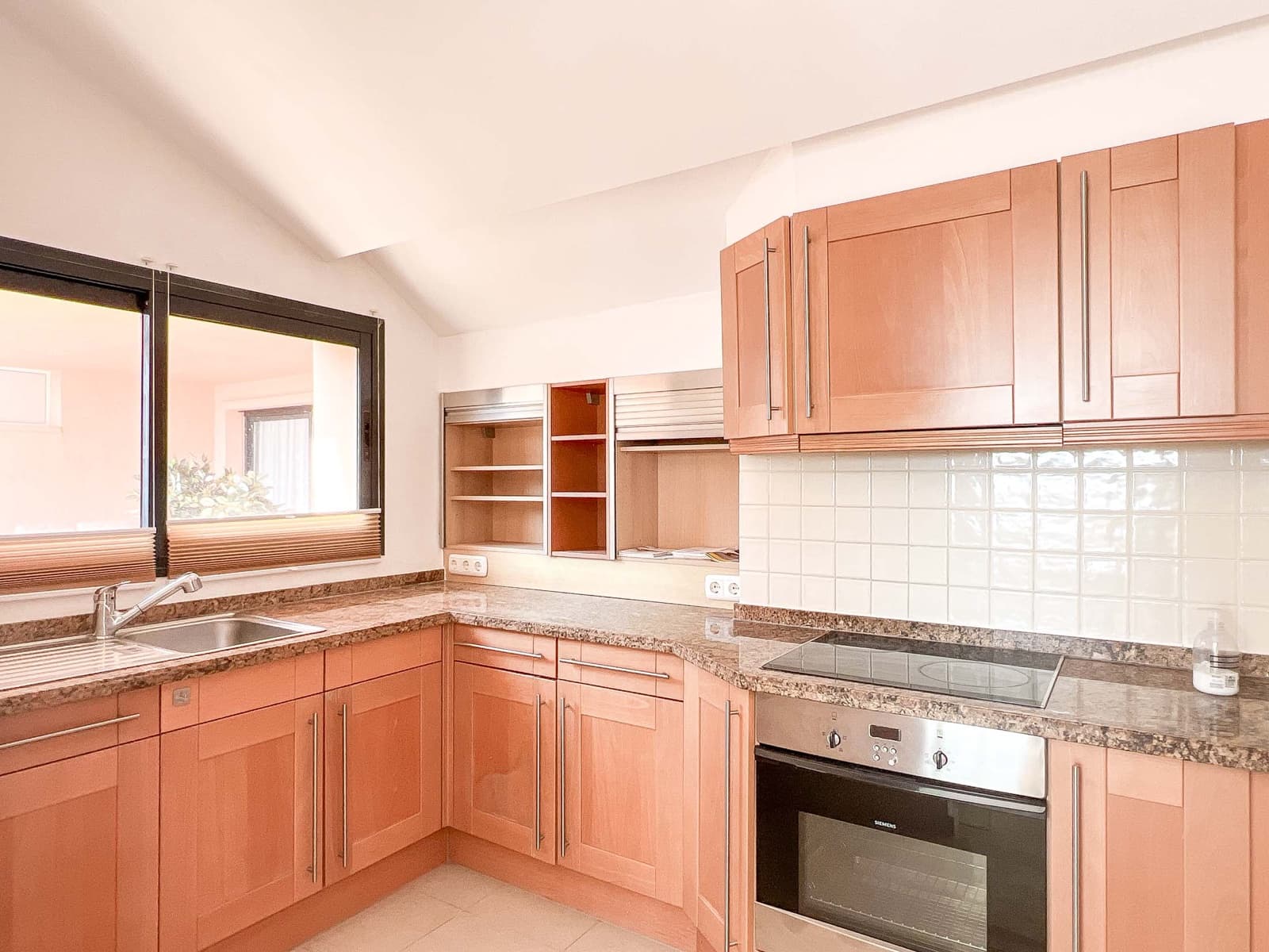 3 bedroom Penthouse for sale in Sitio de Calahonda with pool garage - € 475,000 (Ref: 9730482)