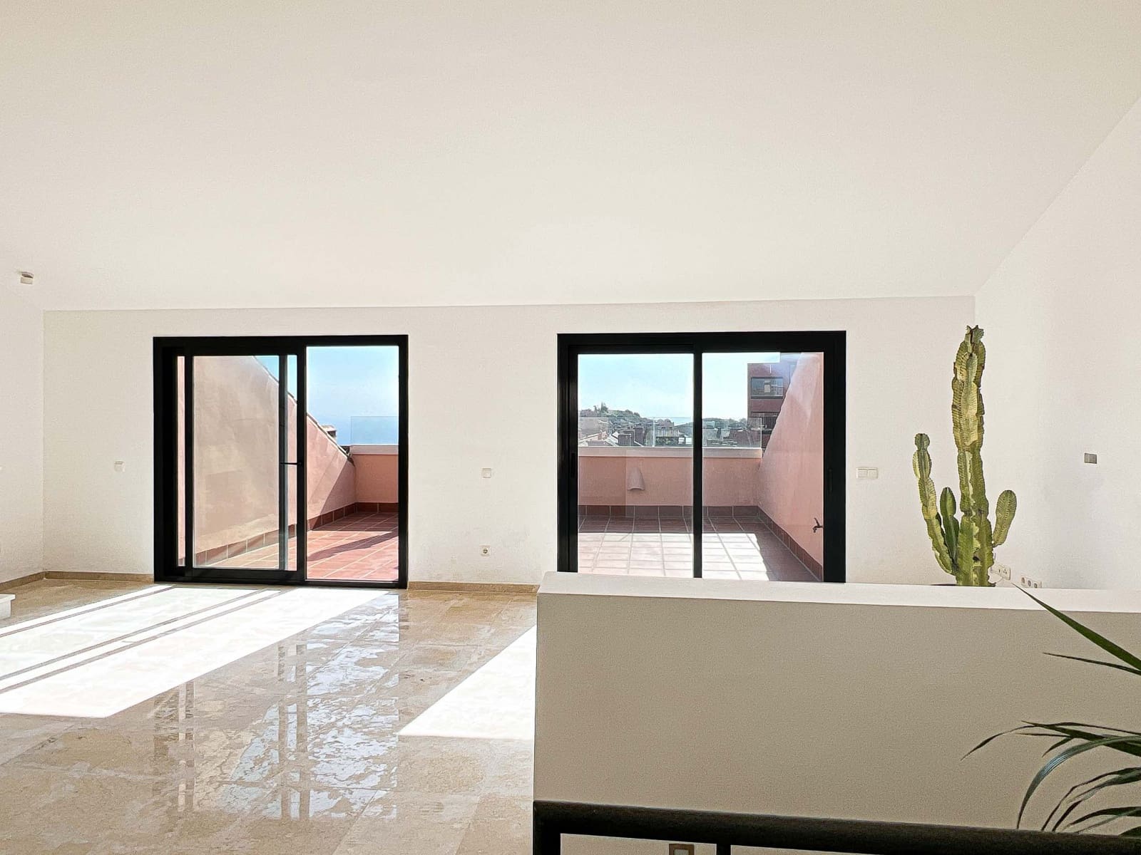 3 bedroom Penthouse for sale in Sitio de Calahonda with pool garage - € 475,000 (Ref: 9730482)