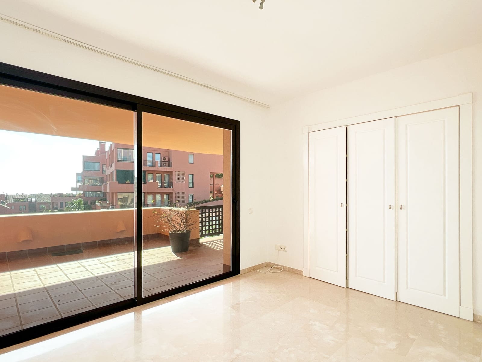 3 bedroom Penthouse for sale in Sitio de Calahonda with pool garage - € 475,000 (Ref: 9730482)