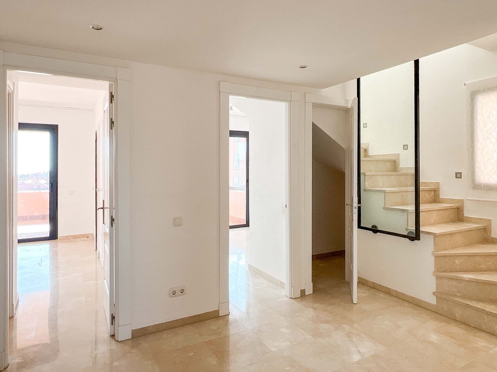 3 bedroom Penthouse for sale in Sitio de Calahonda with pool garage - € 475,000 (Ref: 9730482)