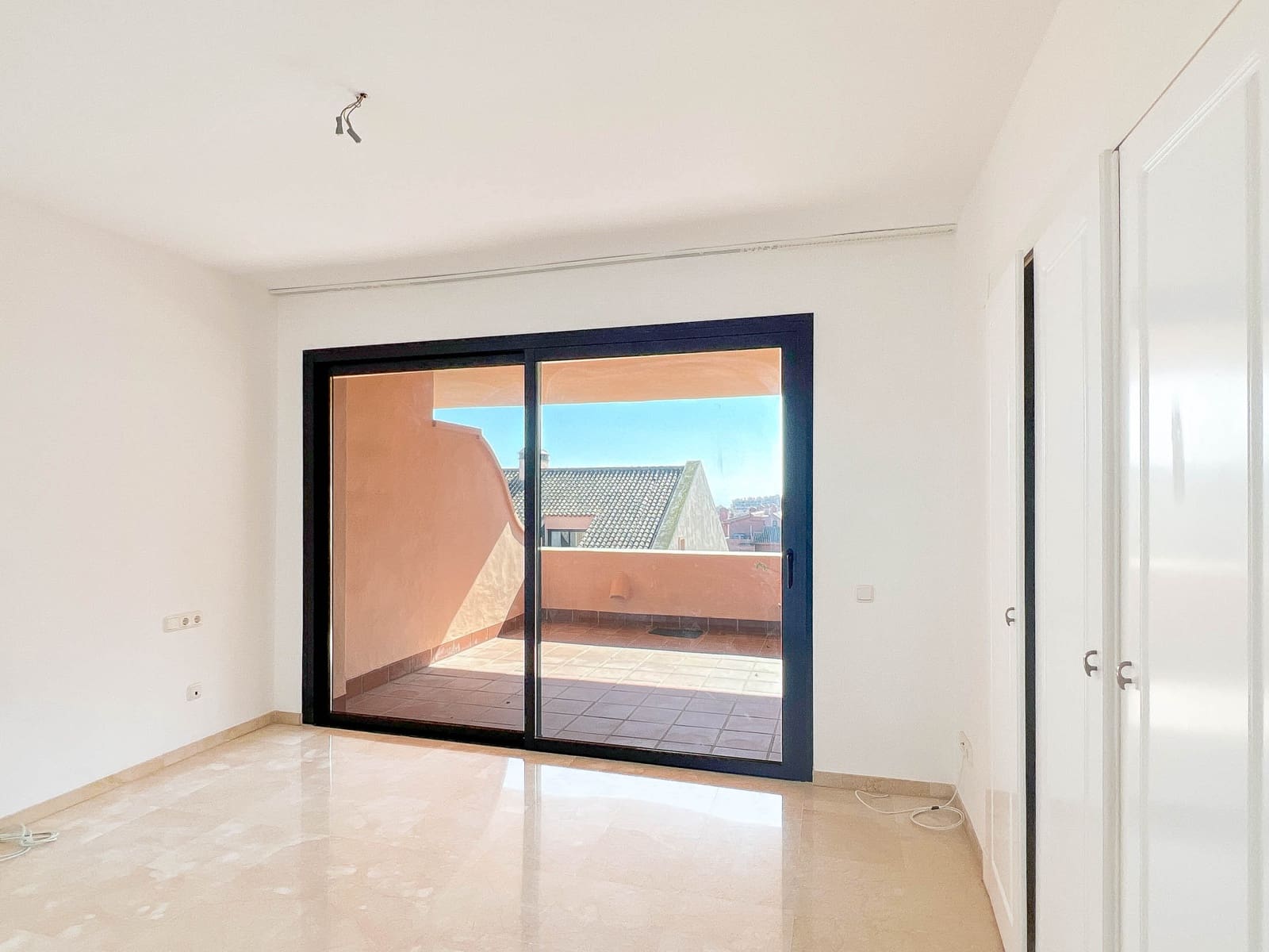 3 bedroom Penthouse for sale in Sitio de Calahonda with pool garage - € 475,000 (Ref: 9730482)