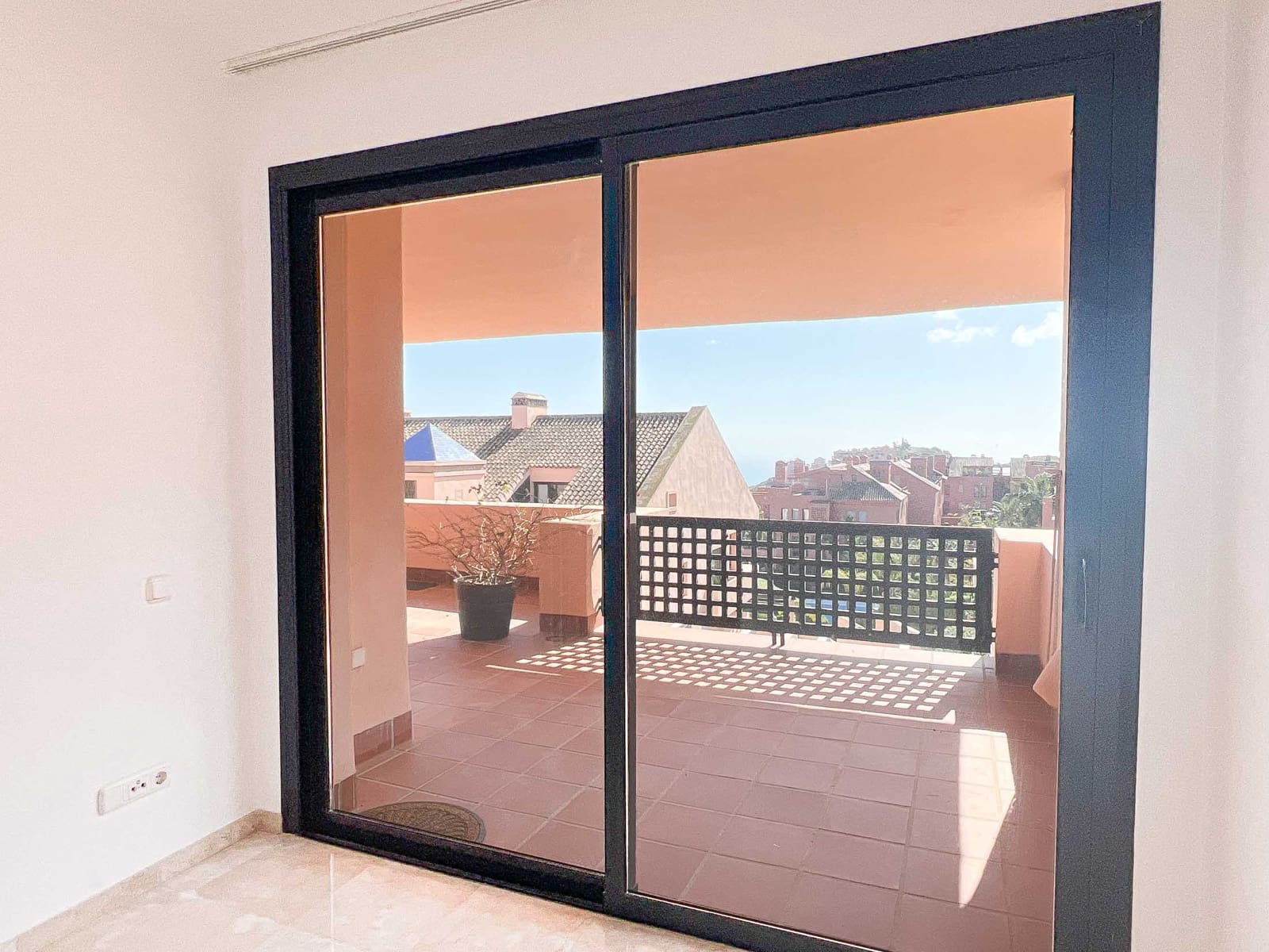 3 bedroom Penthouse for sale in Sitio de Calahonda with pool garage - € 475,000 (Ref: 9730482)