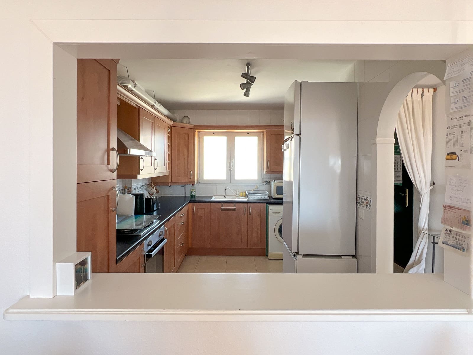 2 bedroom Beach Apartment for sale in Sitio de Calahonda with pool - € 359,000 (Ref: 9827467)