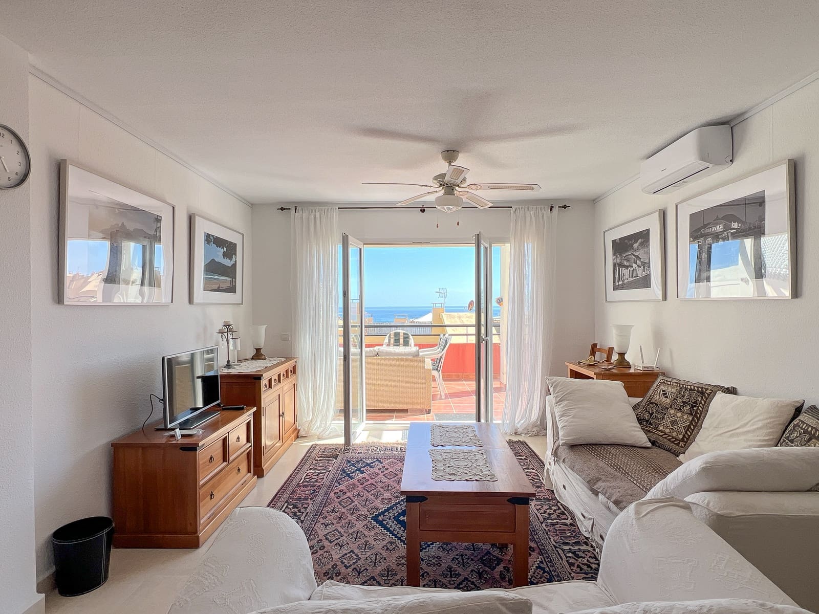 2 bedroom Beach Apartment for sale in Sitio de Calahonda with pool - € 359,000 (Ref: 9827467)