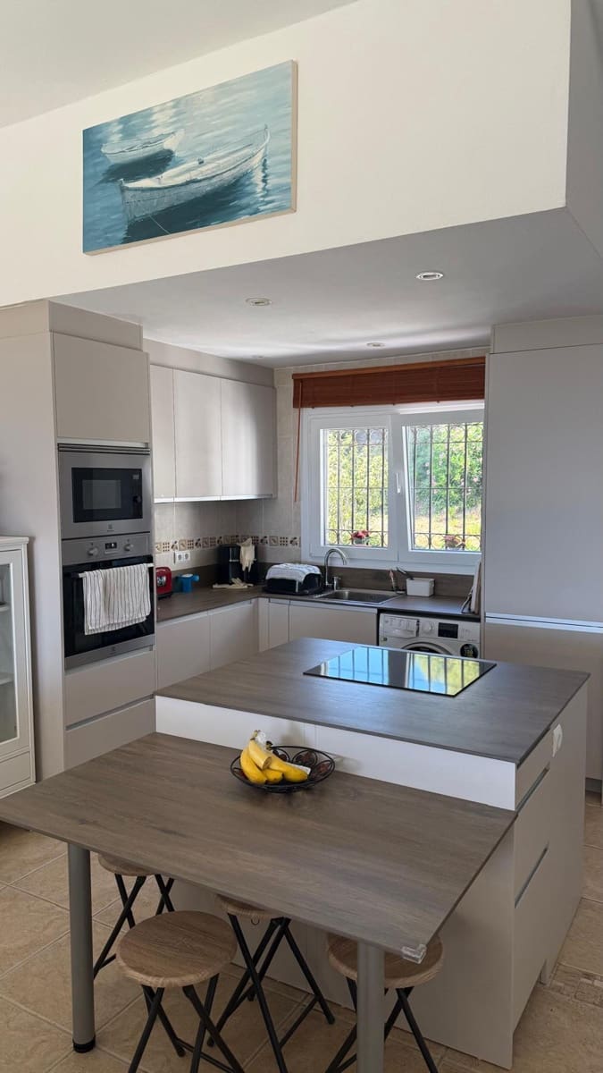 2 bedroom Beach Apartment for sale in Mijas with pool - € 375,000 (Ref: 9850550)