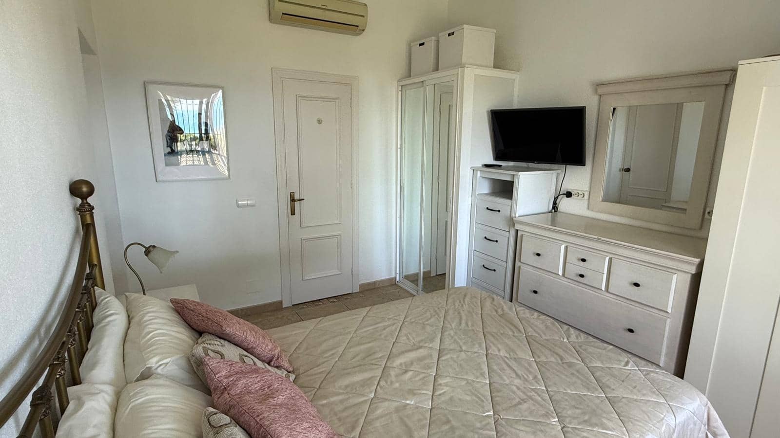 2 bedroom Beach Apartment for sale in Mijas with pool - € 375,000 (Ref: 9850550)