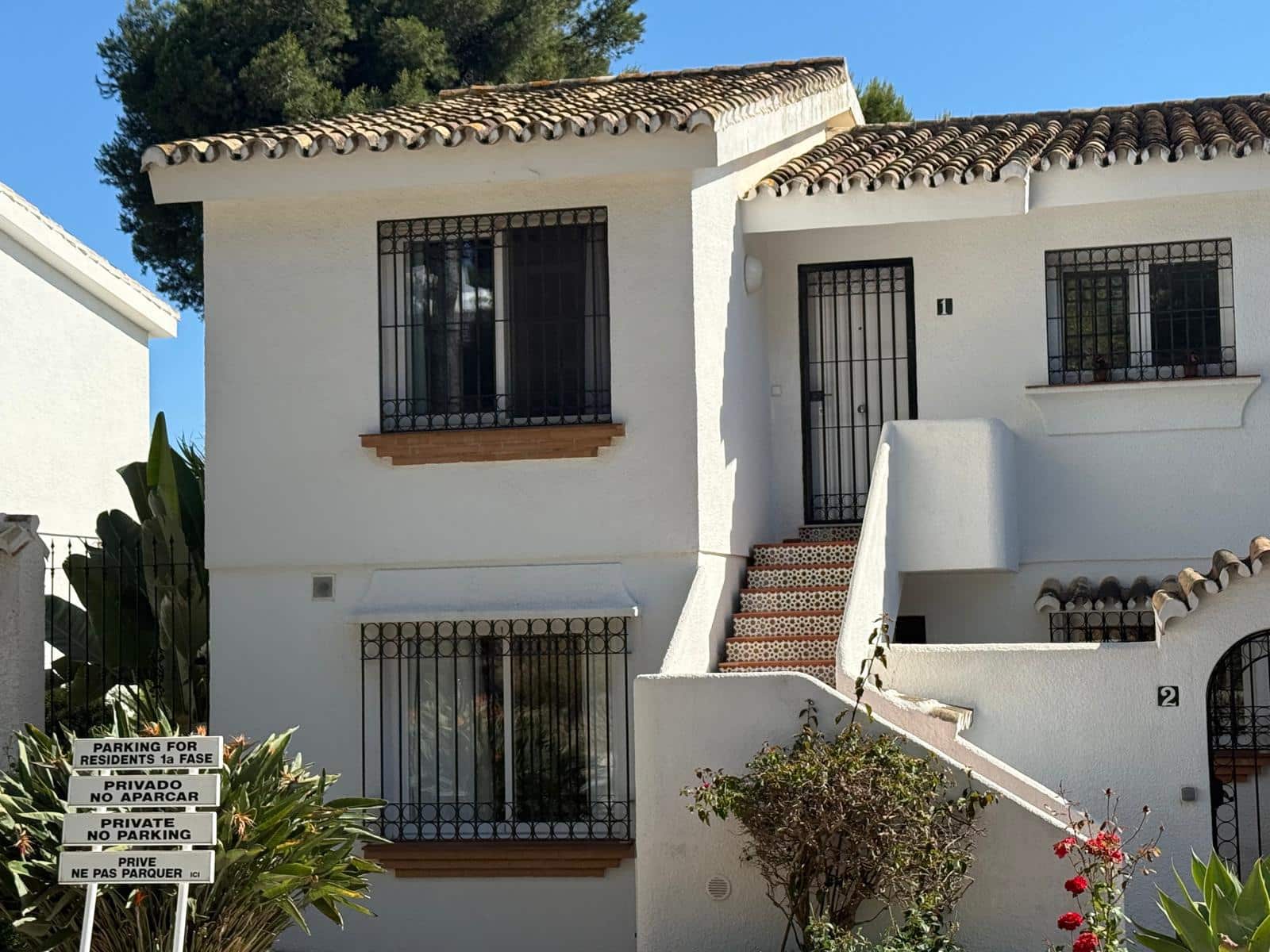 2 bedroom Beach Apartment for sale in Mijas with pool - € 375,000 (Ref: 9850550)