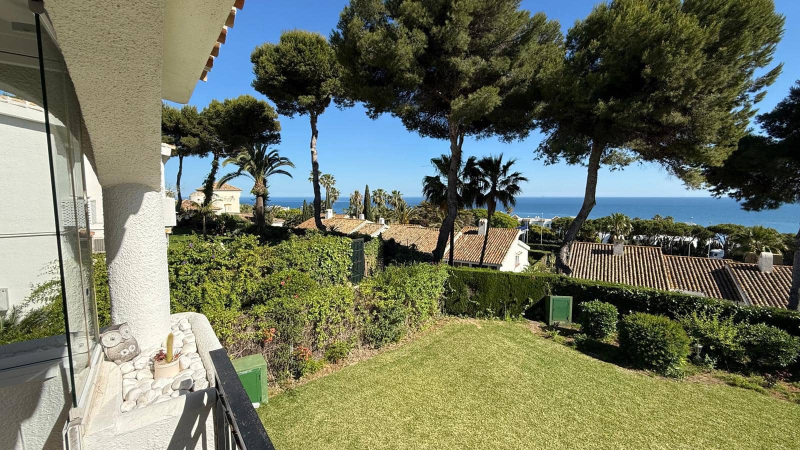 2 bedroom Beach Apartment for sale in Mijas with pool - € 375,000 (Ref: 9850550)