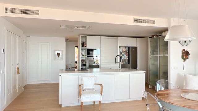 4 chambre Appartement à vendre à Sitio de Calahonda, Mijas avec piscine garage - 840 000 € (Ref: 9890903)