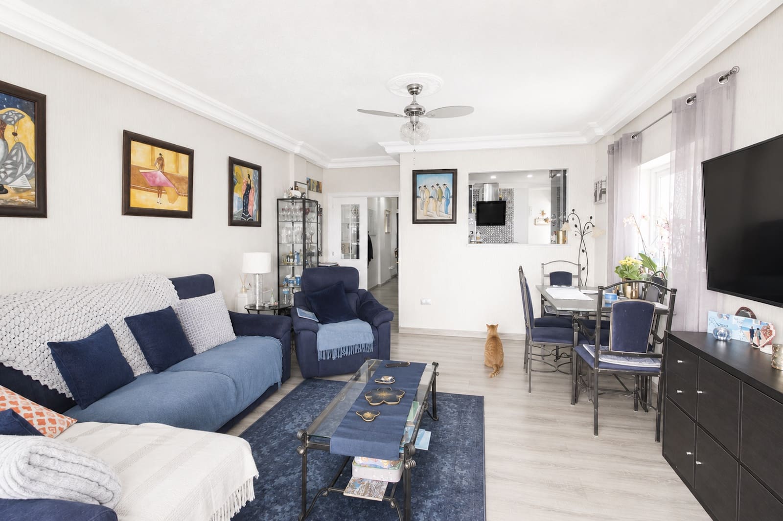 2 bedroom Apartment for sale in Sitio de Calahonda with pool garage - € 355,000 (Ref: 9971786)