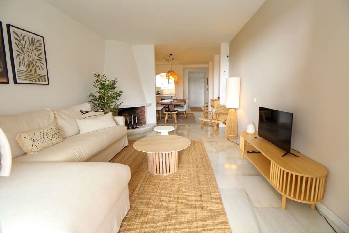 2 Zimmer Apartment zu verkaufen in Calahonda mit Pool - 575.000 € (Ref: 10065665)