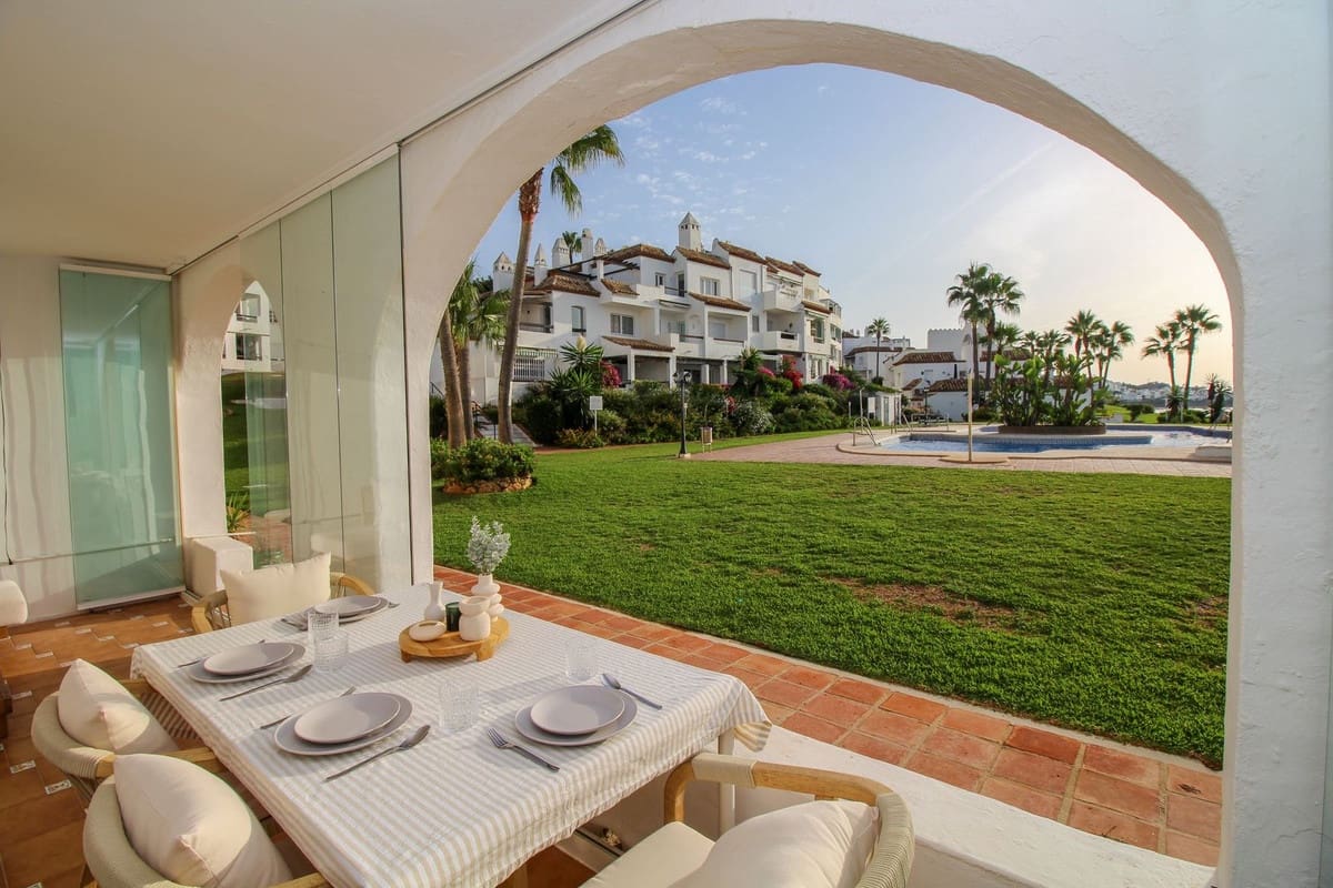 2 Zimmer Apartment zu verkaufen in Calahonda mit Pool - 575.000 € (Ref: 10065665)