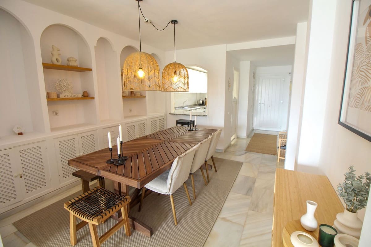 2 Zimmer Apartment zu verkaufen in Calahonda mit Pool - 575.000 € (Ref: 10065665)