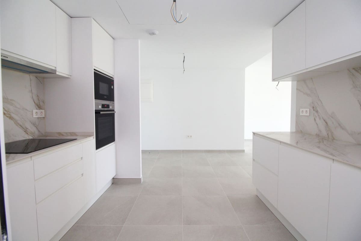 2 Zimmer Apartment zu verkaufen in La Cala de Mijas mit Pool - 430.000 € (Ref: 10065666)