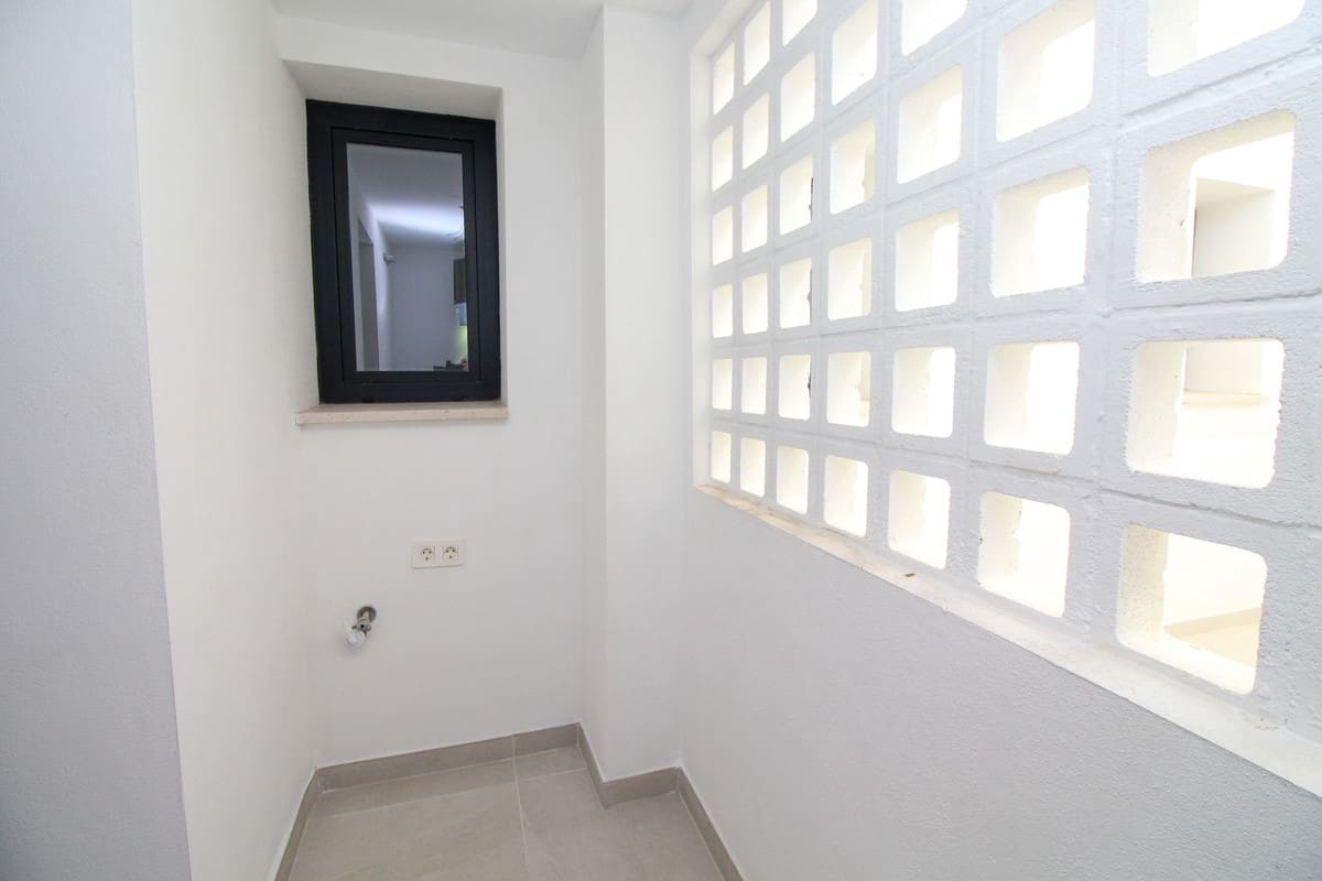 2 Zimmer Apartment zu verkaufen in La Cala de Mijas mit Pool - 430.000 € (Ref: 10065666)