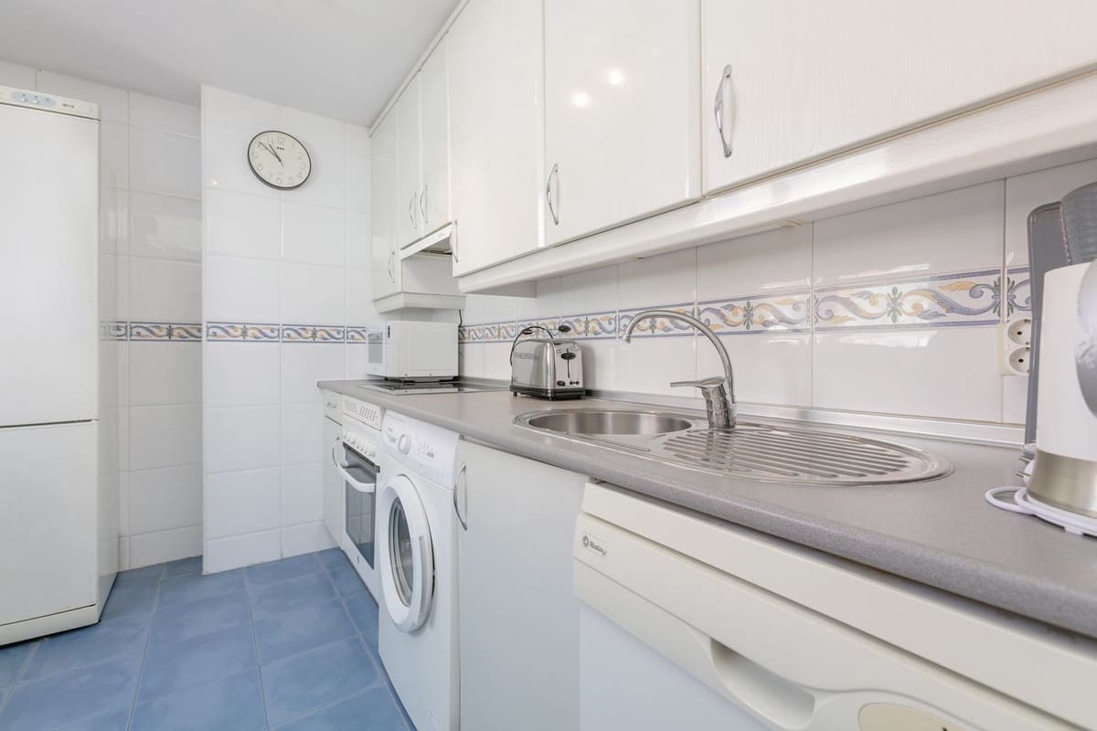 2 soveværelse Penthouse til salg i Nueva Andalucia med swimmingpool - € 480.000 (Ref: 9205456)