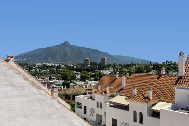 2 soveværelse Penthouse til salg i Las Brisas, Marbella med swimmingpool - € 480.000 (Ref: 9205456)