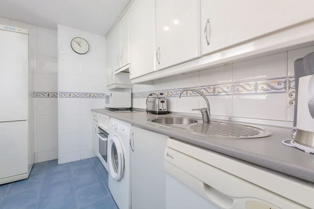 2 soveværelse Penthouse til salg i Las Brisas, Marbella med swimmingpool - € 480.000 (Ref: 9205456)