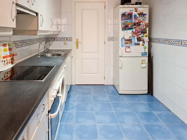 1 makuuhuone Huoneisto myytävänä paikassa Las Brisas, Marbella mukana uima-altaan - 460 000 € (Ref: 9263763)