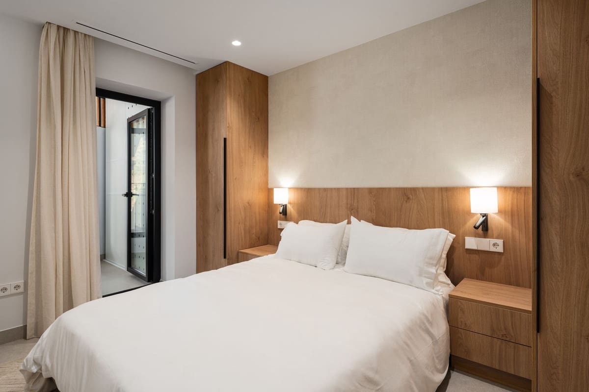 3 sovrum Lägenhet till salu i Nueva Andalucia med pool - 1 195 000 € (Ref: 9263771)