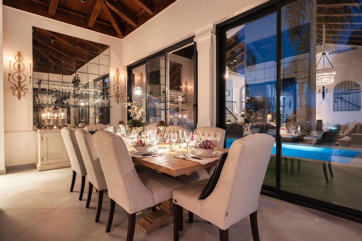 Chalet de 4 habitaciones en El Madroñal en venta con piscina garaje - 4.500.000 € (Ref: 9899982)