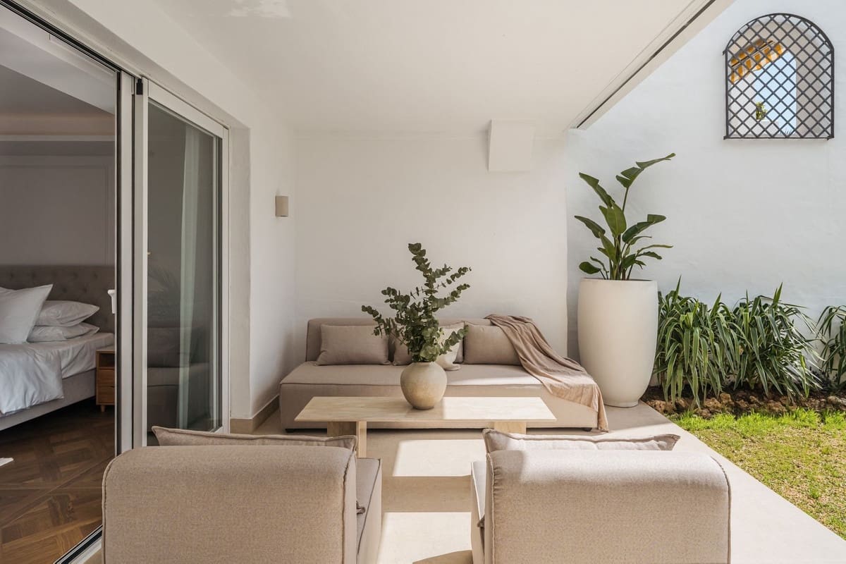 3 bedroom Apartment for sale in Golden Mile with pool - € 2,750,000 (Ref: 9899985)