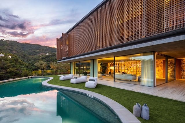 7 sovrum Villa till salu i El Madroñal, Benahavís med pool garage - 10 800 000 € (Ref: 9899992)