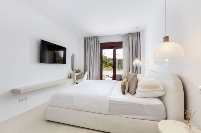3 soverom Leilighet til salgs i Los Naranjos, Marbella med svømmebasseng garasje - € 695 000 (Ref: 9995363)