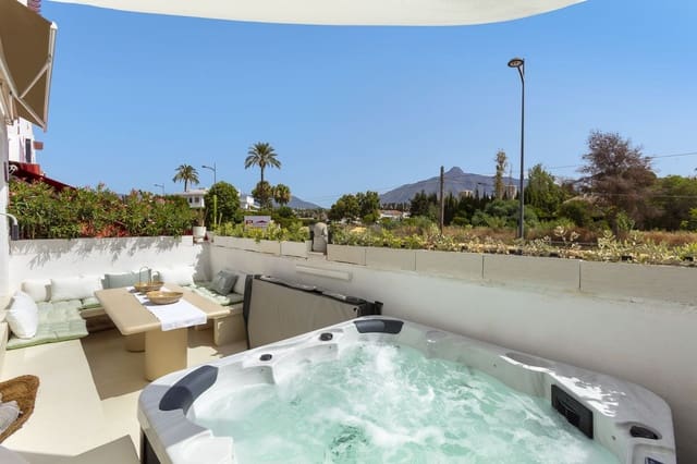 3 soverom Leilighet til salgs i Los Naranjos, Marbella med svømmebasseng garasje - € 695 000 (Ref: 9995363)