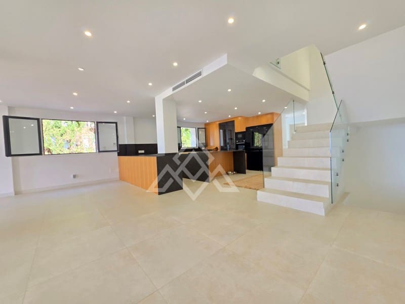 5 quarto Moradia Geminada para venda em Ojen com garagem - 1 350 000 € (Ref: 10025599)
