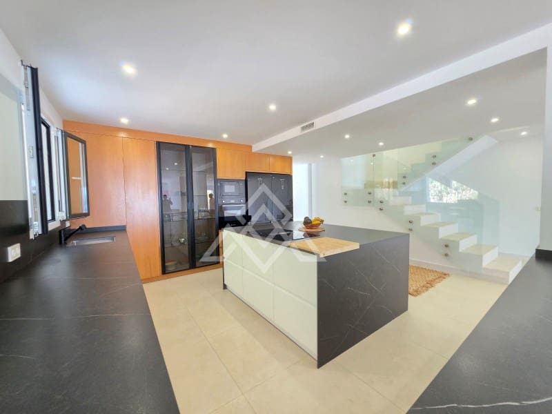5 quarto Moradia Geminada para venda em Ojen com garagem - 1 350 000 € (Ref: 10025599)