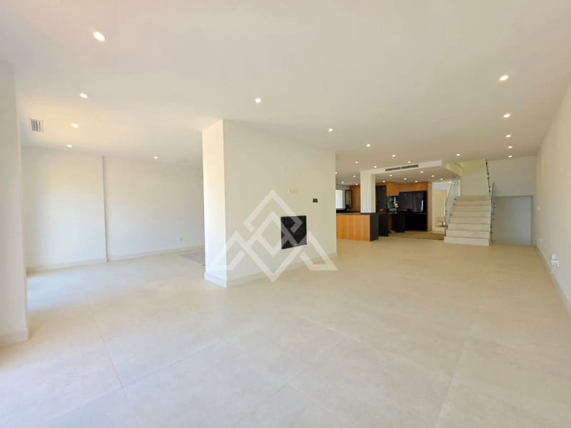 5 quarto Moradia Geminada para venda em Ojen com garagem - 1 350 000 € (Ref: 10025599)