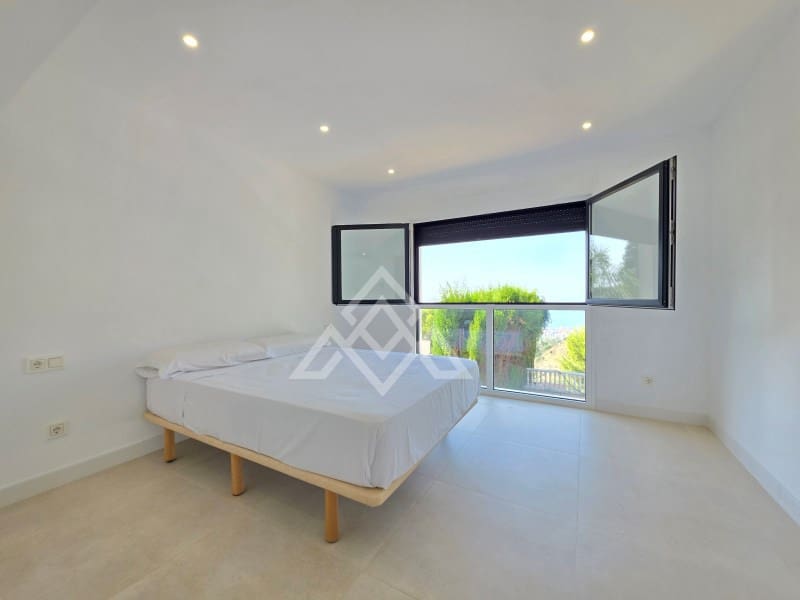 5 quarto Moradia Geminada para venda em Ojen com garagem - 1 350 000 € (Ref: 10025599)