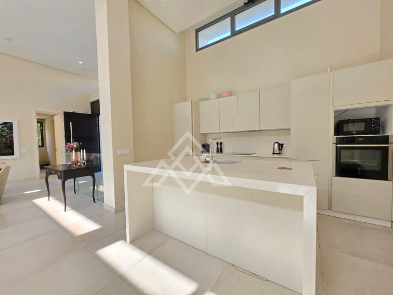 4 quarto Moradia para venda em New Golden Mile com garagem - 1 995 000 € (Ref: 10045239)