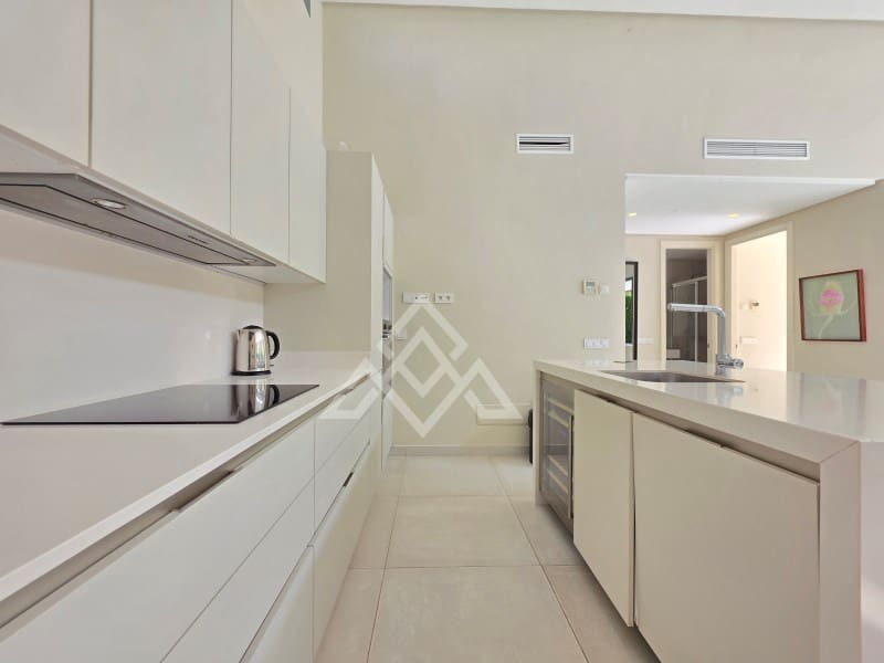 4 quarto Moradia para venda em New Golden Mile com garagem - 1 995 000 € (Ref: 10045239)