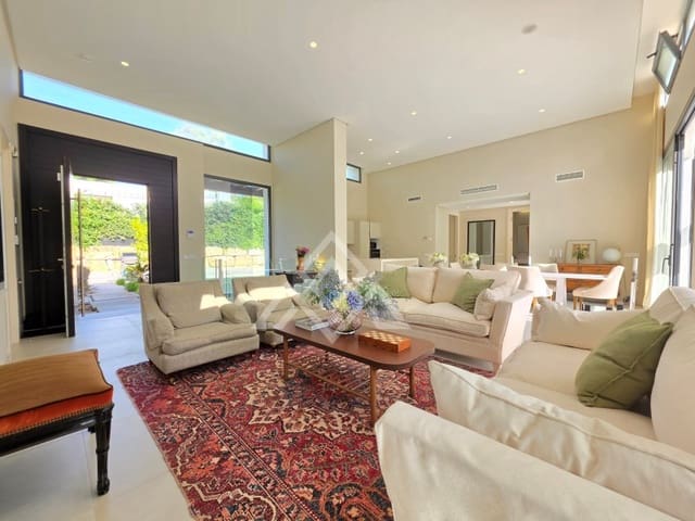 4 quarto Moradia para venda em Benamara - Atalaya, Estepona com garagem - 1 995 000 € (Ref: 10045239)
