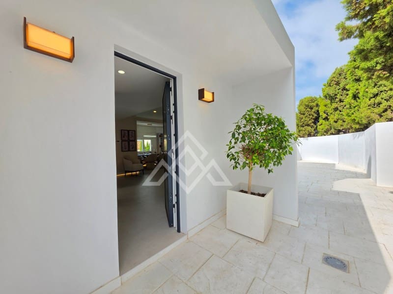 3 chambre Villa/Maison à vendre à Riviera del Sol avec garage - 1 450 000 € (Ref: 10049184)