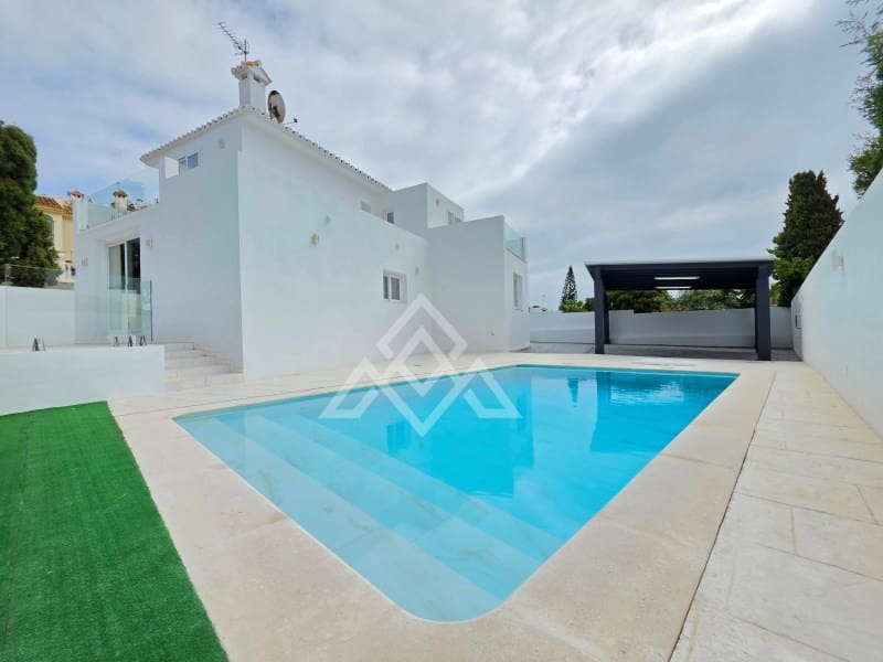 3 chambre Villa/Maison à vendre à Riviera del Sol avec garage - 1 450 000 € (Ref: 10049184)