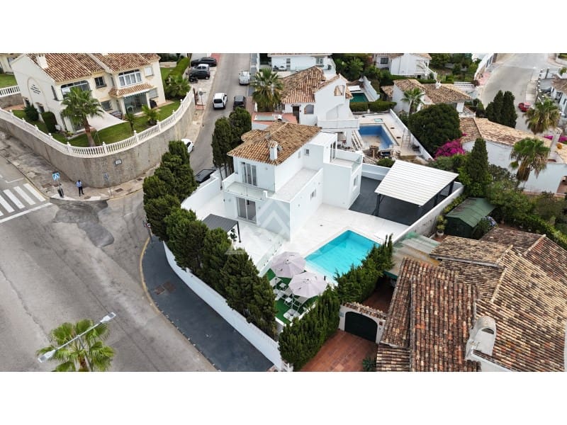 3 chambre Villa/Maison à vendre à Riviera del Sol avec garage - 1 450 000 € (Ref: 10049184)