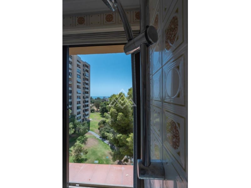 2 slaapkamer Appartement te koop in Nueva Andalucia met garage - € 450.000 (Ref: 10049185)