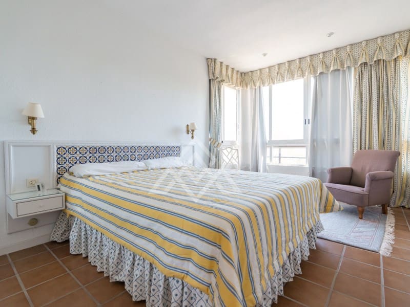2 slaapkamer Appartement te koop in Nueva Andalucia met garage - € 450.000 (Ref: 10049185)