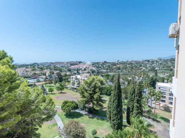 2 slaapkamer Appartement te koop in Nueva Andalucia, Marbella met garage - € 450.000 (Ref: 10049185)