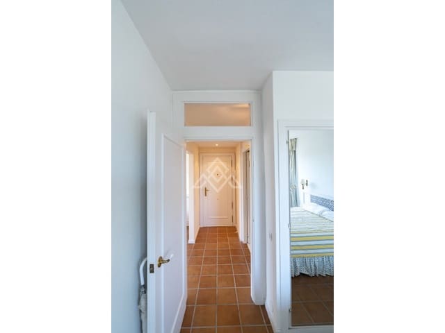 2 slaapkamer Appartement te koop in Nueva Andalucia, Marbella met garage - € 450.000 (Ref: 10049185)