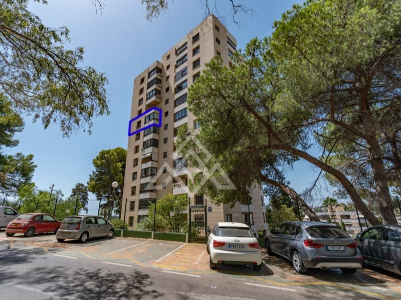 2 slaapkamer Appartement te koop in Nueva Andalucia met garage - € 450.000 (Ref: 10049185)