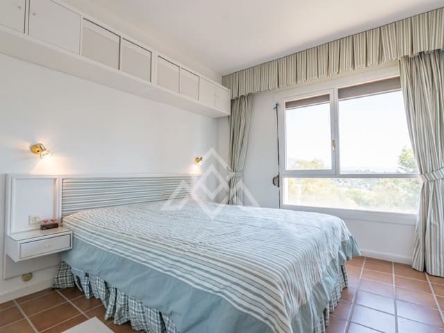 2 slaapkamer Appartement te koop in Nueva Andalucia, Marbella met garage - € 450.000 (Ref: 10049185)