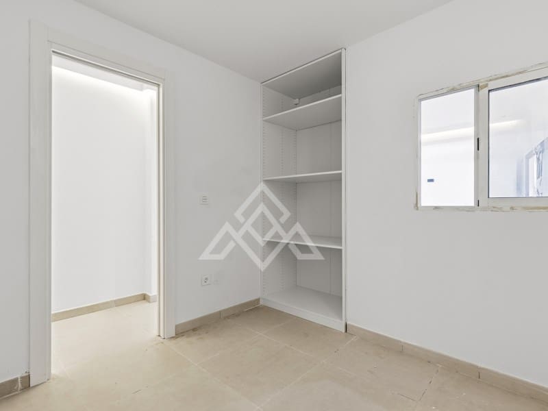Biuro na sprzedaż w Marbella z basenem - 235 000 € (Ref: 10086010)